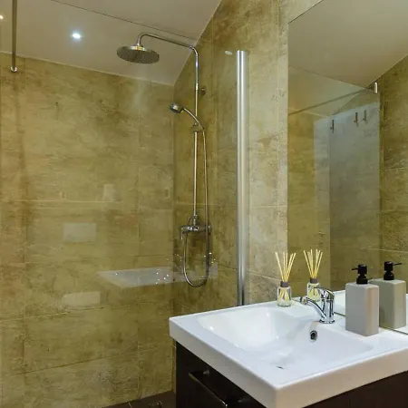 Apartman Timy Villa With Pool