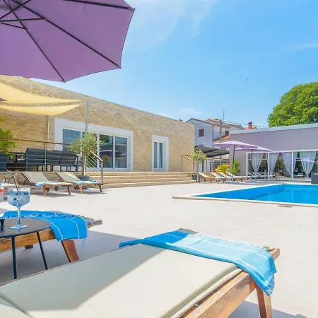 Timy Villa With Pool * Rovinj