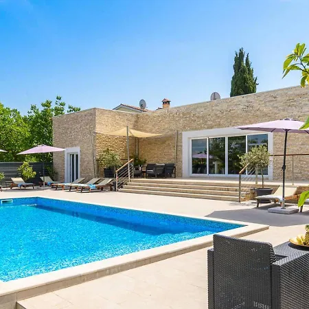 Timy Villa With Pool * Rovinj