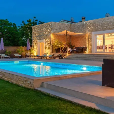 Timy Villa With Pool شقة *
